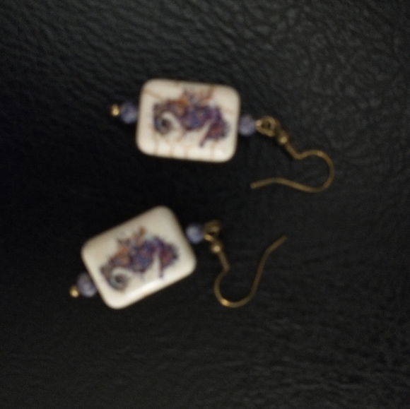 Earrings - Picture 4 of 6